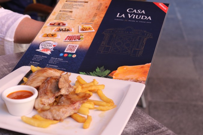 Casa La Viuda Chicken & Firies