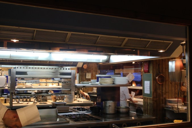 Barceloneta  Kitchen.JPG